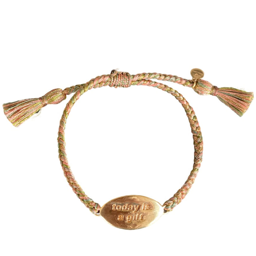 Armband Today is a Gift